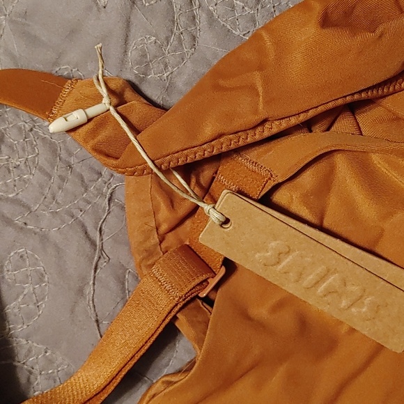 SKIMS Unlined full coverage bra - Picture 6 of 6